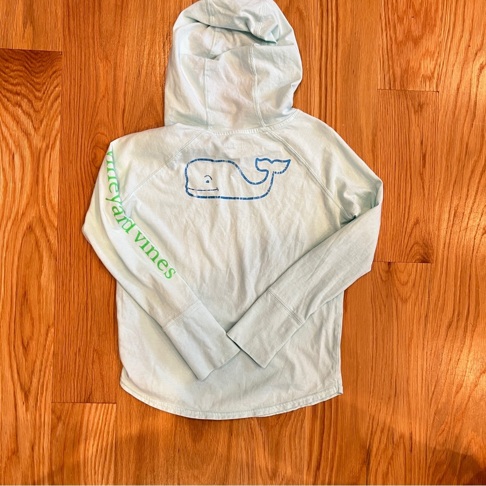 Vineyard Vines long sleeved girls hooded shirt